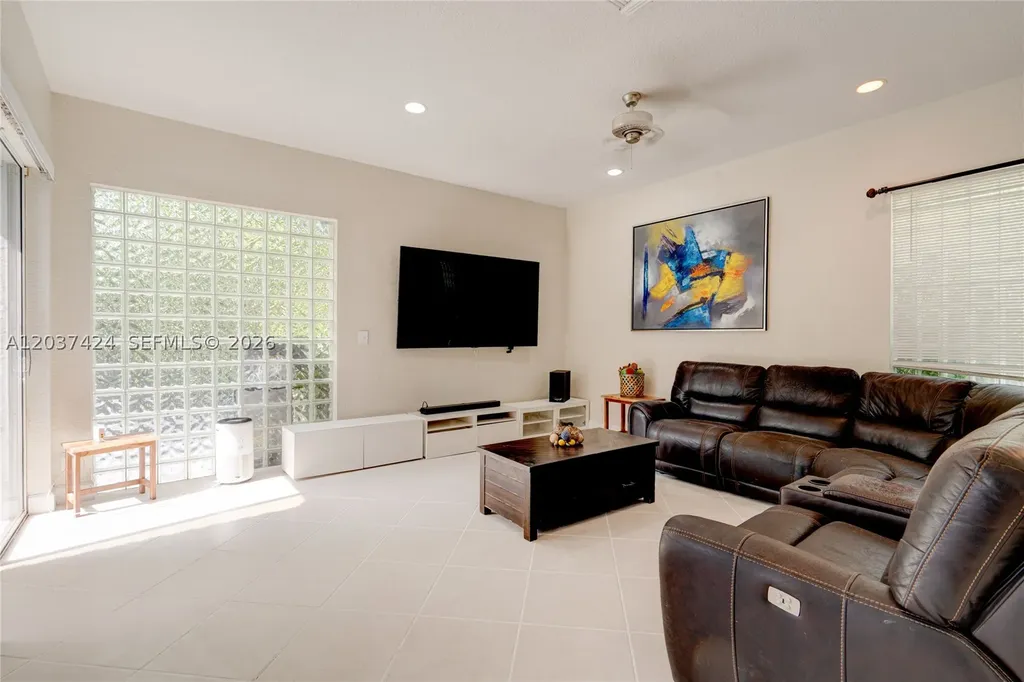 4964 NW 108th Terrace Coral Springs FL 33076