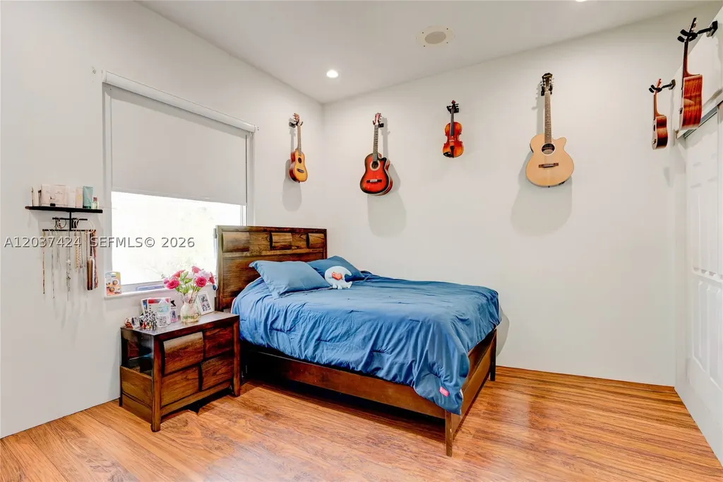 4964 NW 108th Terrace Coral Springs FL 33076