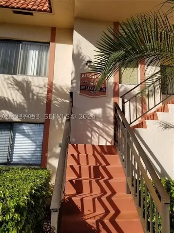 369 Lakeview Drive Weston FL 33326
