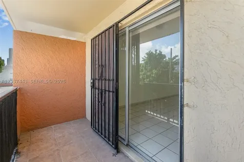 677 SW 9th Avenue Miami FL 33130