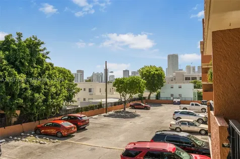 677 SW 9th Avenue Miami FL 33130