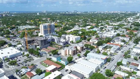 677 SW 9th Avenue Miami FL 33130