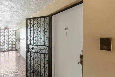 677 SW 9th Avenue Miami FL 33130