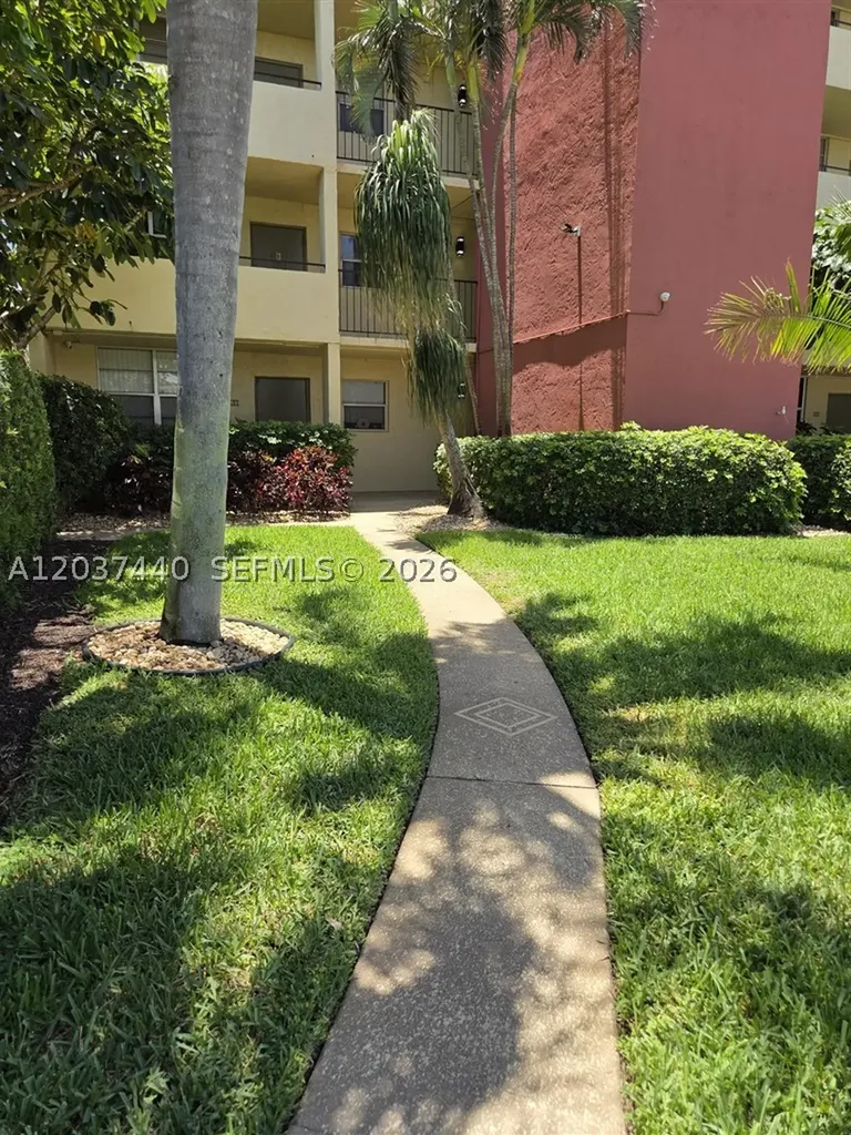 2400 NE 10th Street Pompano Beach FL 33062