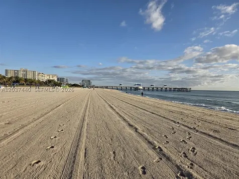 2400 NE 10th Street Pompano Beach FL 33062