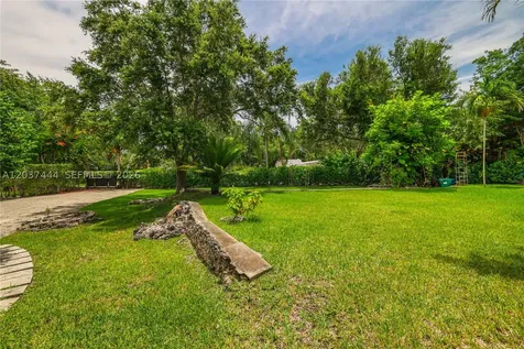 12201 SW 92nd Avenue Miami FL 33176