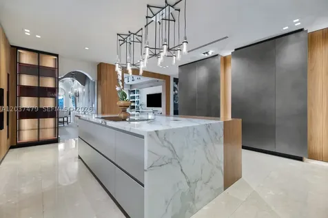 176 S Hibiscus Drive Miami Beach FL 33139