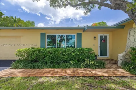 18425 SW 87th Court Cutler Bay FL 33157