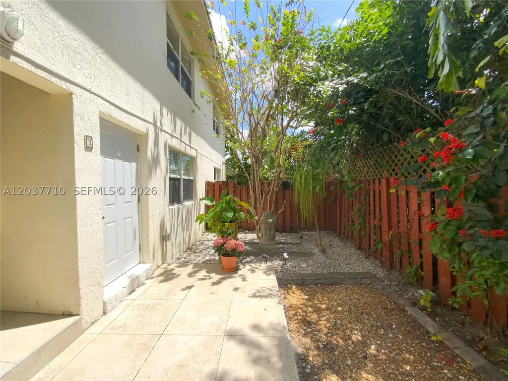 530 NE 15th Court Fort Lauderdale FL 33304