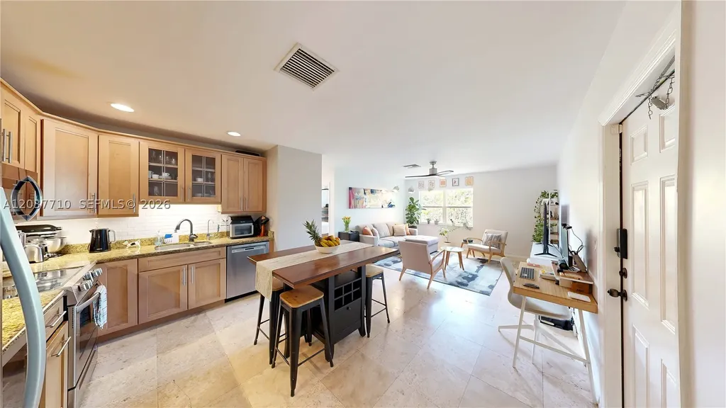 530 NE 15th Court Fort Lauderdale FL 33304