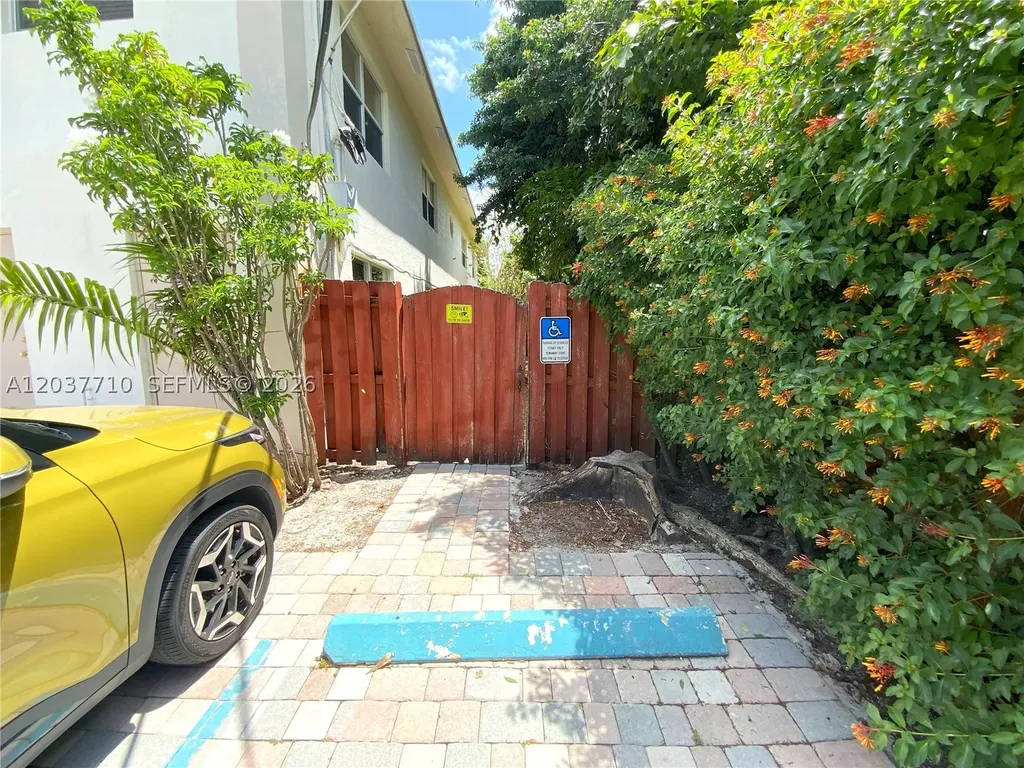 530 NE 15th Court Fort Lauderdale FL 33304