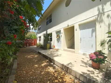 530 NE 15th Court Fort Lauderdale FL 33304
