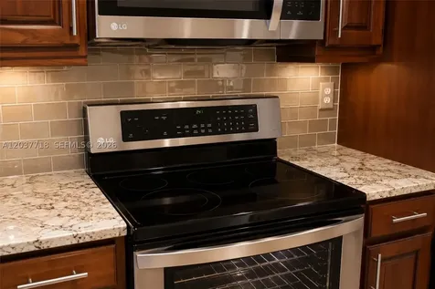 5062 NW 41st Place Lauderdale Lakes FL 33319
