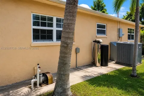 5062 NW 41st Place Lauderdale Lakes FL 33319