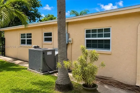 5062 NW 41st Place Lauderdale Lakes FL 33319