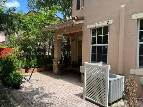 280 Las Brisas Circle Sunrise FL 33326