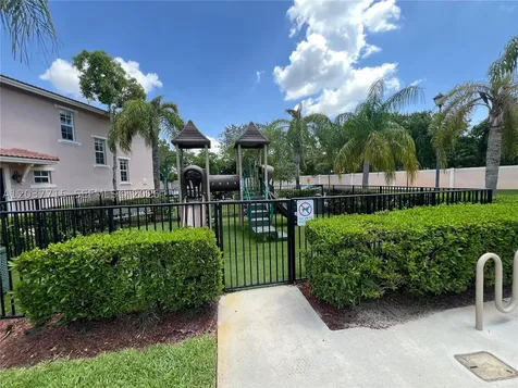 280 Las Brisas Circle Sunrise FL 33326