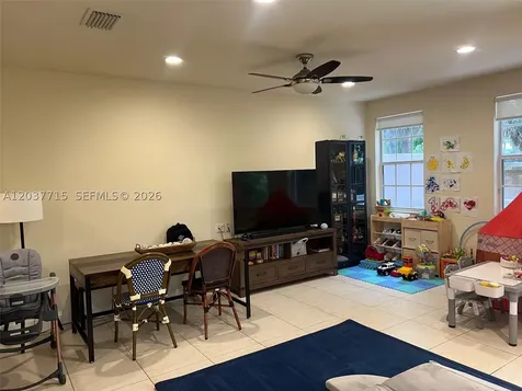 280 Las Brisas Circle Sunrise FL 33326