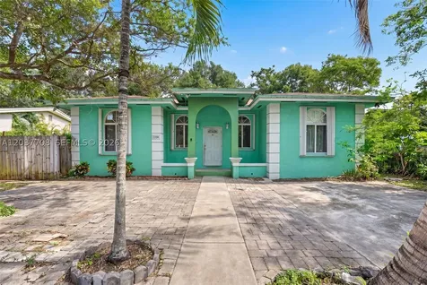 3039 NW 43rd Terrace Miami FL 33142