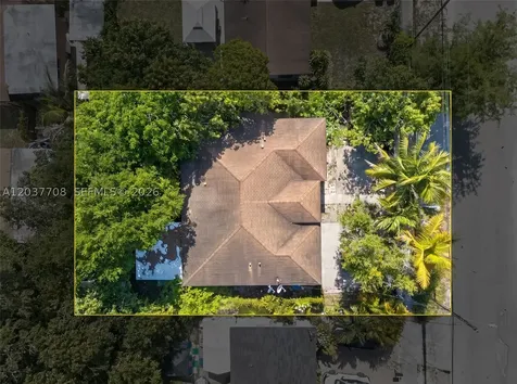 3039 NW 43rd Terrace Miami FL 33142