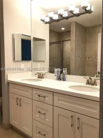 33 SE 3rd Avenue Hallandale Beach FL 33009