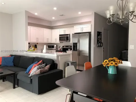 33 SE 3rd Avenue Hallandale Beach FL 33009