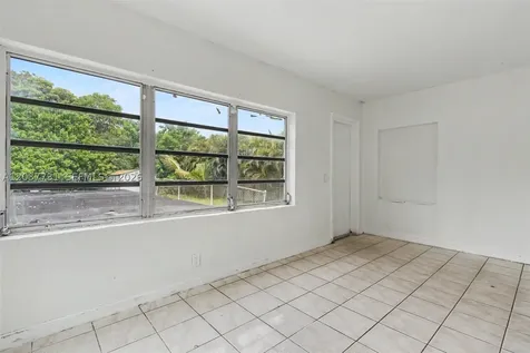 13020 NW 1st Avenue Miami FL 33168