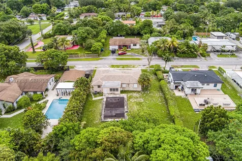 13020 NW 1st Avenue Miami FL 33168