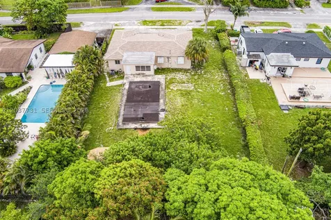 13020 NW 1st Avenue Miami FL 33168