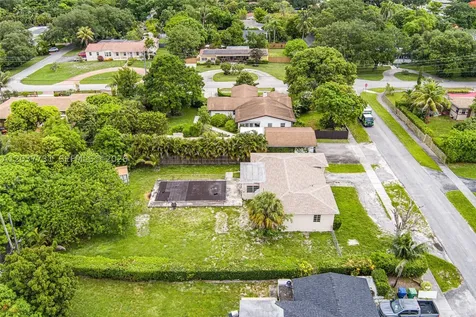 13020 NW 1st Avenue Miami FL 33168