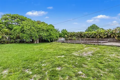 13020 NW 1st Avenue Miami FL 33168