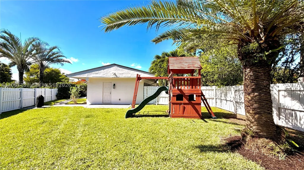 2409 Bayview Drive Fort Lauderdale FL 33305