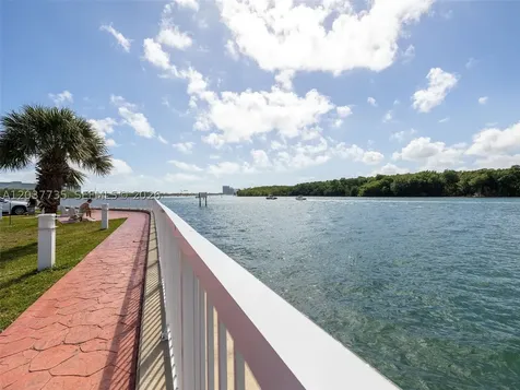 500 Bayview Drive Sunny Isles Beach FL 33160