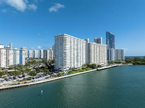 500 Bayview Drive Sunny Isles Beach FL 33160