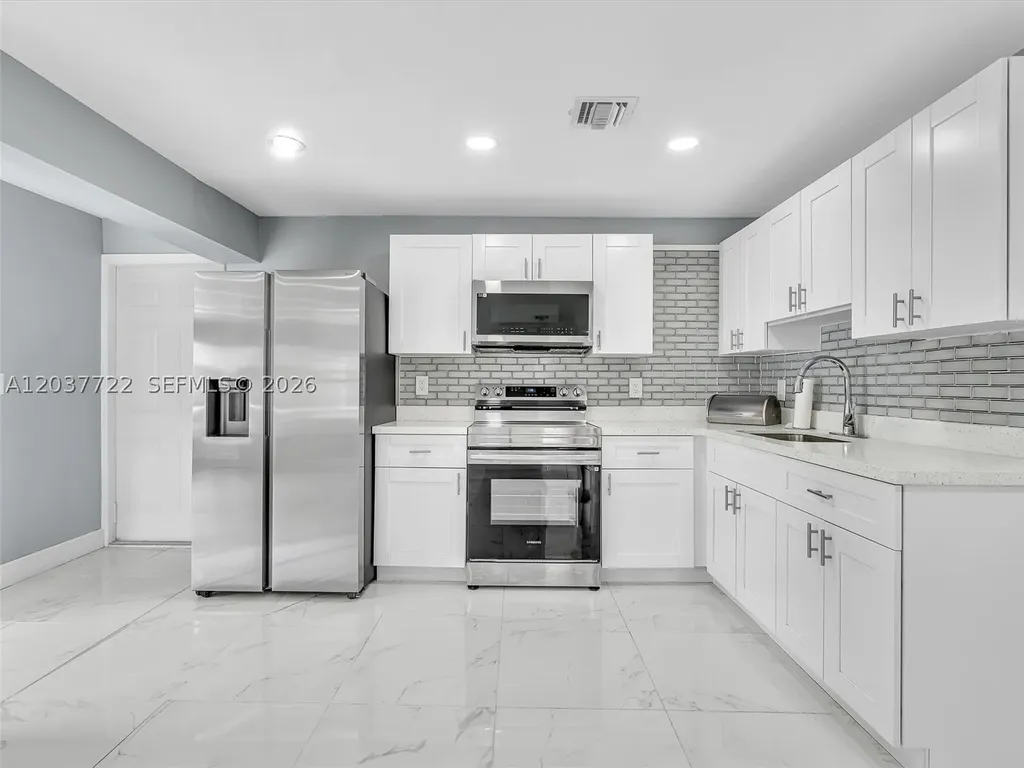 157 NE 6th Court Deerfield Beach FL 33441