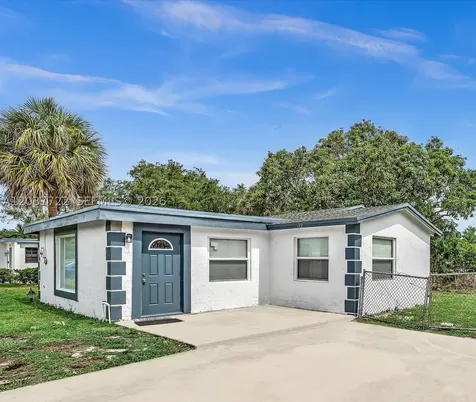 157 NE 6th Court Deerfield Beach FL 33441