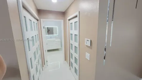 1421 SW 104th Avenue Pembroke Pines FL 33025