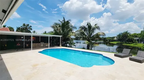 1421 SW 104th Avenue Pembroke Pines FL 33025