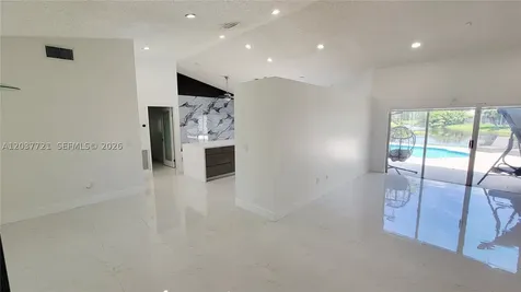 1421 SW 104th Avenue Pembroke Pines FL 33025