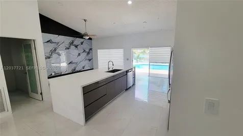 1421 SW 104th Avenue Pembroke Pines FL 33025