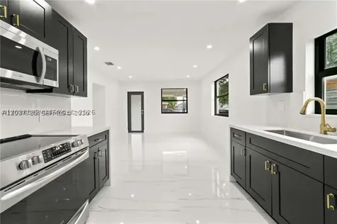 1739 NW 67th Street Miami FL 33147