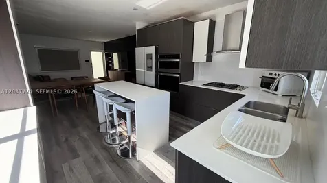 650 Pennsylvania Avenue Miami Beach FL 33139