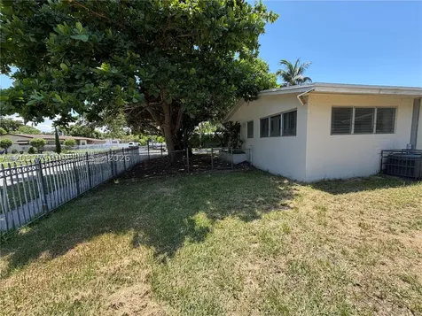 17805 NE 7th Court Miami FL 33162