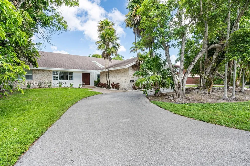 9444 SW 69th Court Pinecrest FL 33156