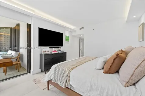 520 Brickell Key Drive Miami FL 33131