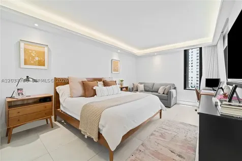 520 Brickell Key Drive Miami FL 33131