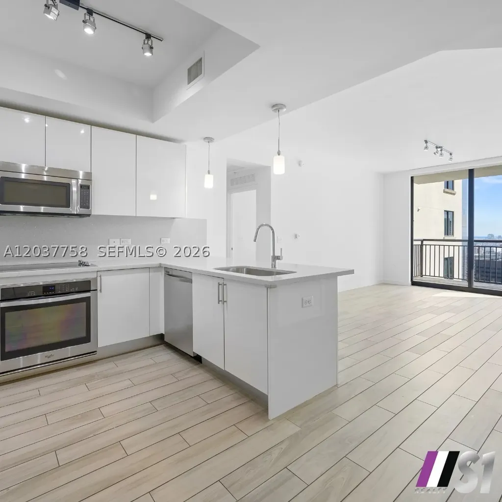 999 SW 1st Avenue Miami FL 33130