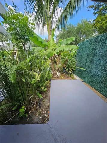 3015 SW 21st Terrace Delray Beach FL 33445