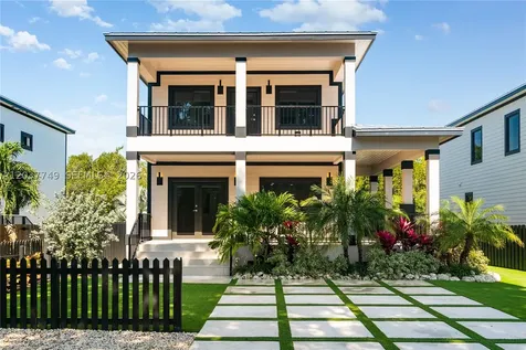 17 Coral Way Key Largo FL 33037