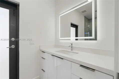 17 Coral Way Key Largo FL 33037
